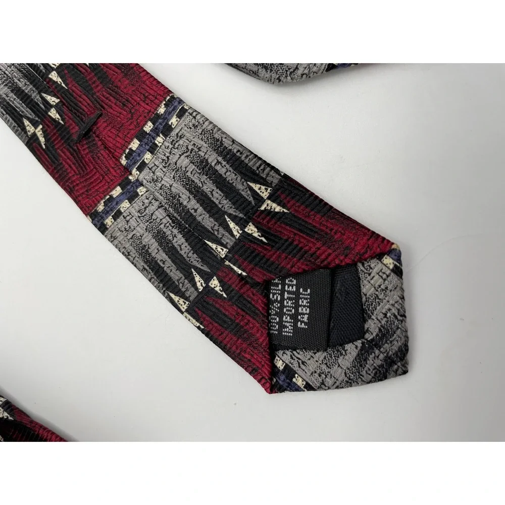 Chez Roffe New York Mens Silk Tie Red Grey Geometric Southwestern Pattern Retro